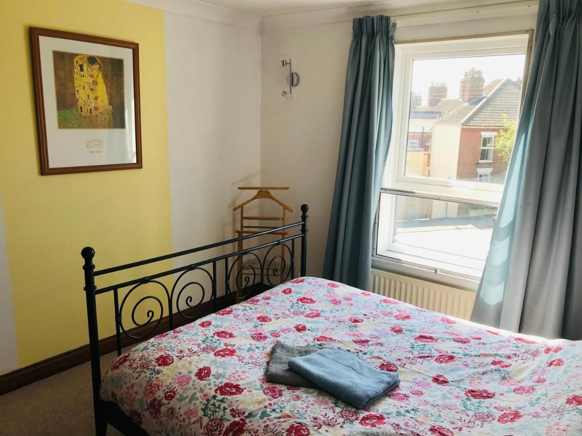 נורוויץ'' Cosy House, 3 Bedrooms, Private Parking, Wifi, Patio מראה חיצוני תמונה